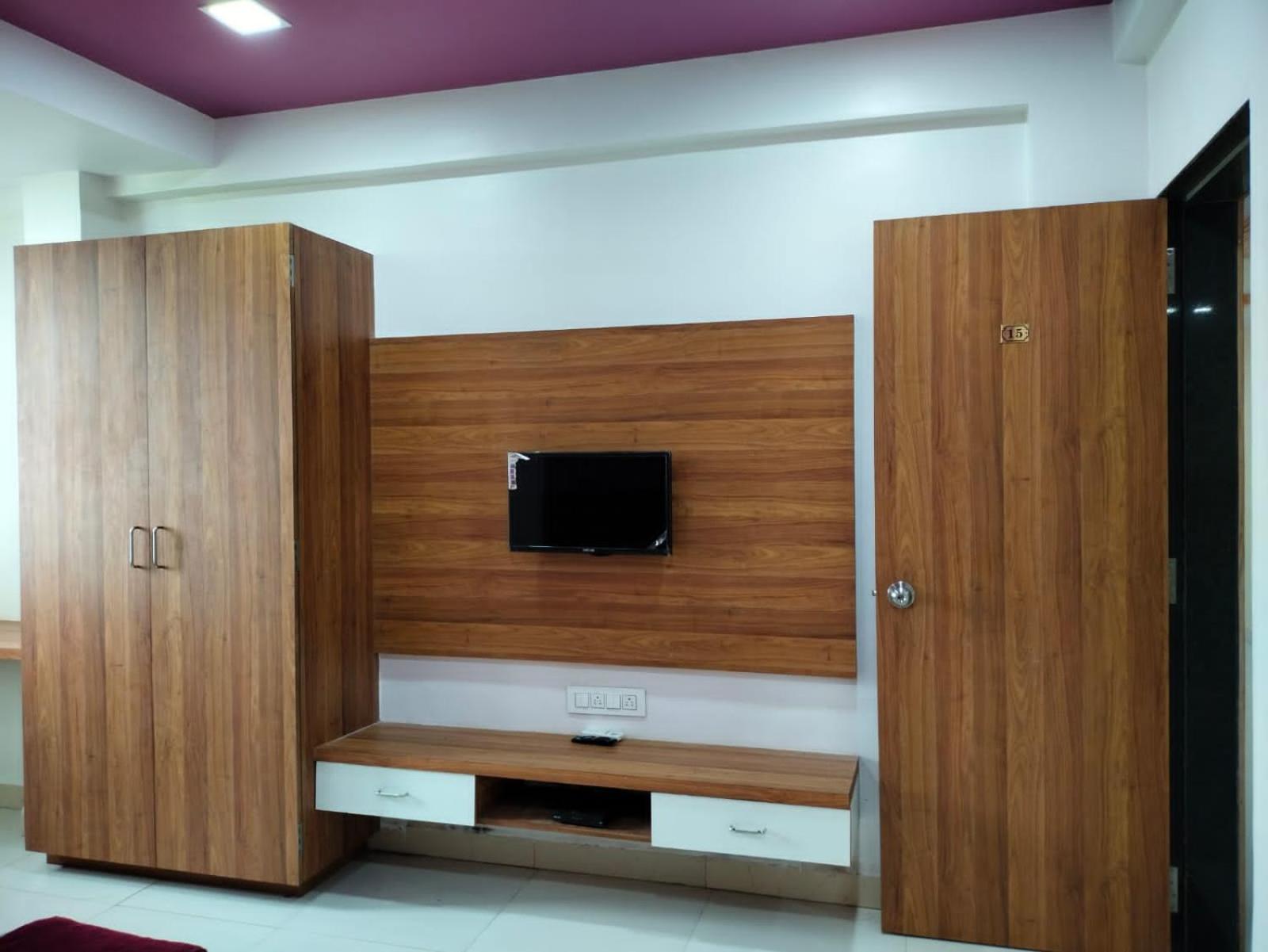 Hotel Shreejay Mahād Esterno foto